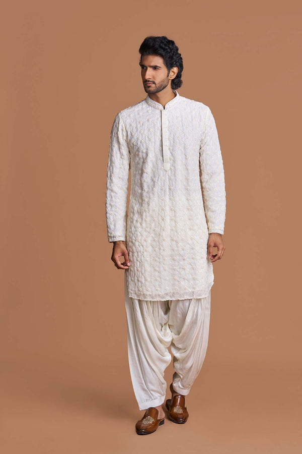 Cut-dana kurta with dhoti